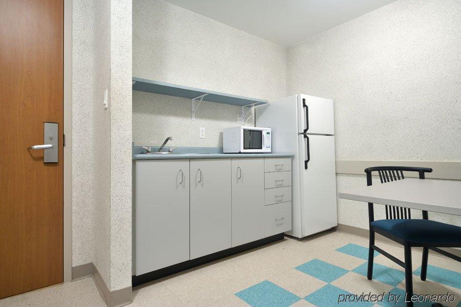 Residence & Conference Centre - Kitchener-Waterloo Экстерьер фото